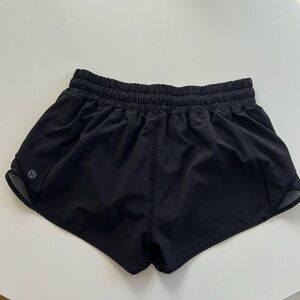 Lululemon Hotty Hot Shorts, 2.5” - Size 6